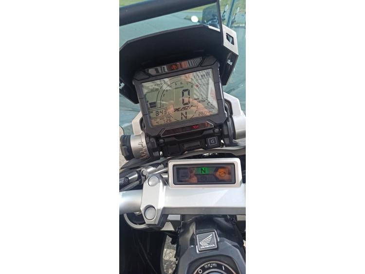 HONDA X-ADV 750