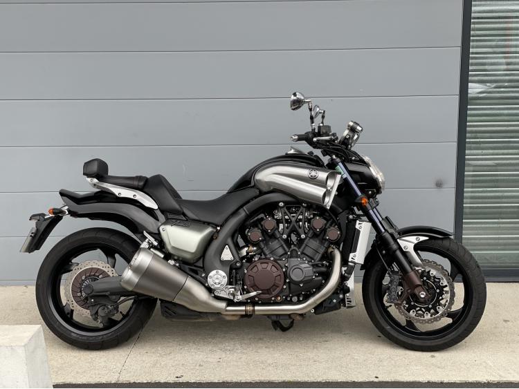 YAMAHA V-MAX 1700