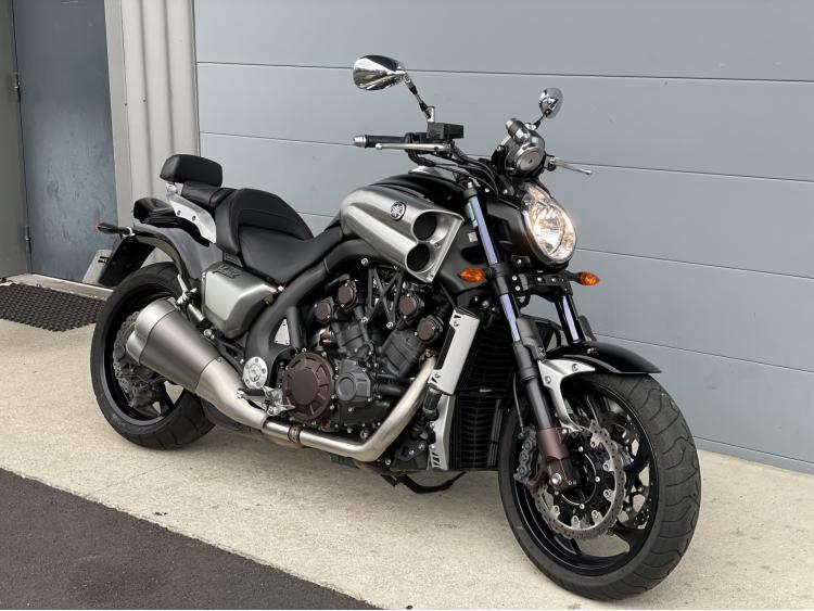 YAMAHA V-MAX 1700