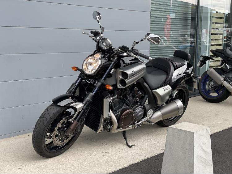 YAMAHA V-MAX 1700