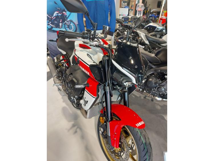 YAMAHA MT-10 Peinture 60Th Anniversaire 