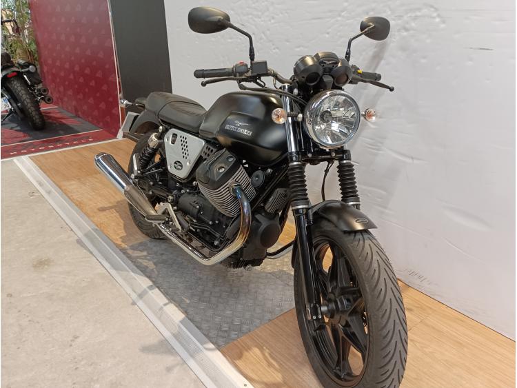MOTO GUZZI V7 STONE