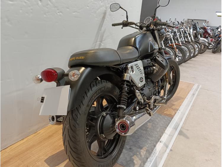 MOTO GUZZI V7 STONE