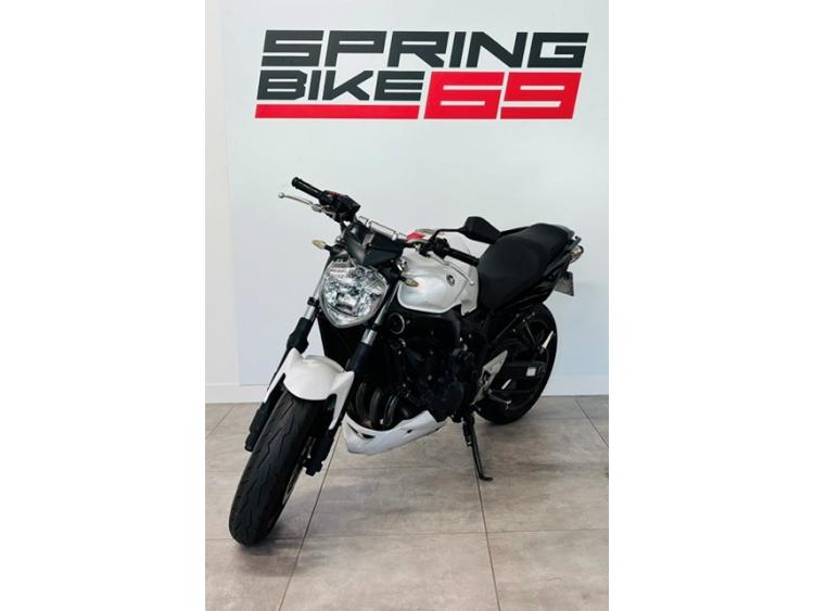 YAMAHA FZ 600