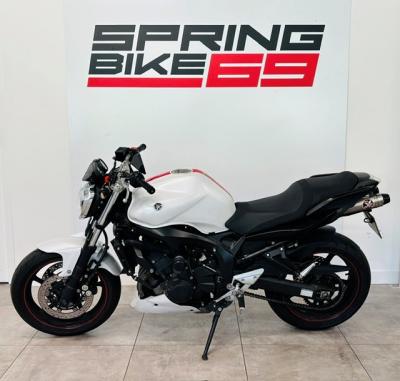 YAMAHA FZ 600