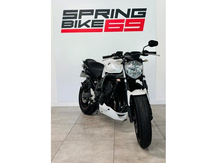 YAMAHA FZ 600