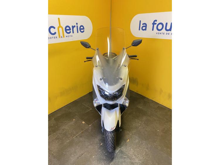YAMAHA NMAX 125