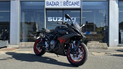 SUZUKI GSX-8R