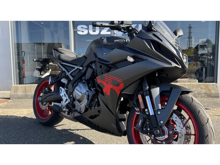 SUZUKI GSX-8R A2