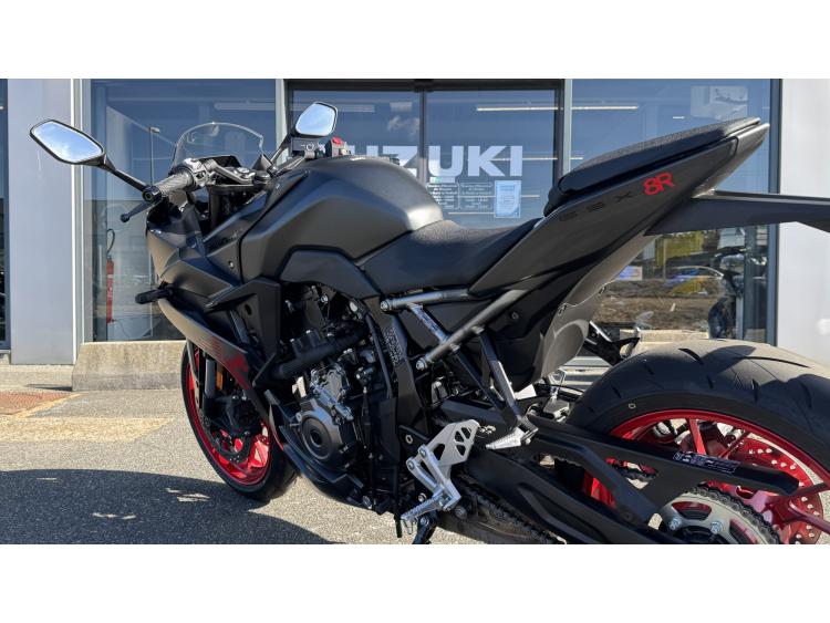 SUZUKI GSX-8R A2