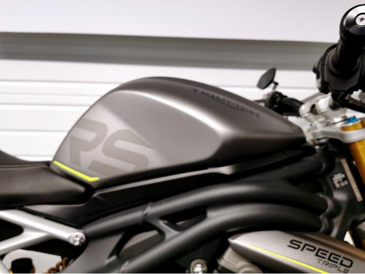 TRIUMPH SPEED TRIPLE 1200 RS - 1200RS - 1ERE MAIN