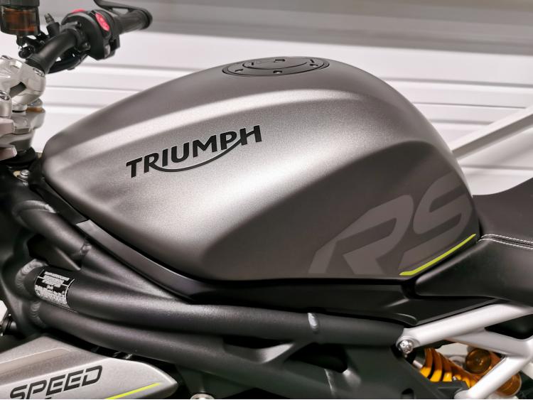 TRIUMPH SPEED TRIPLE 1200 RS - 1200RS - 1ERE MAIN