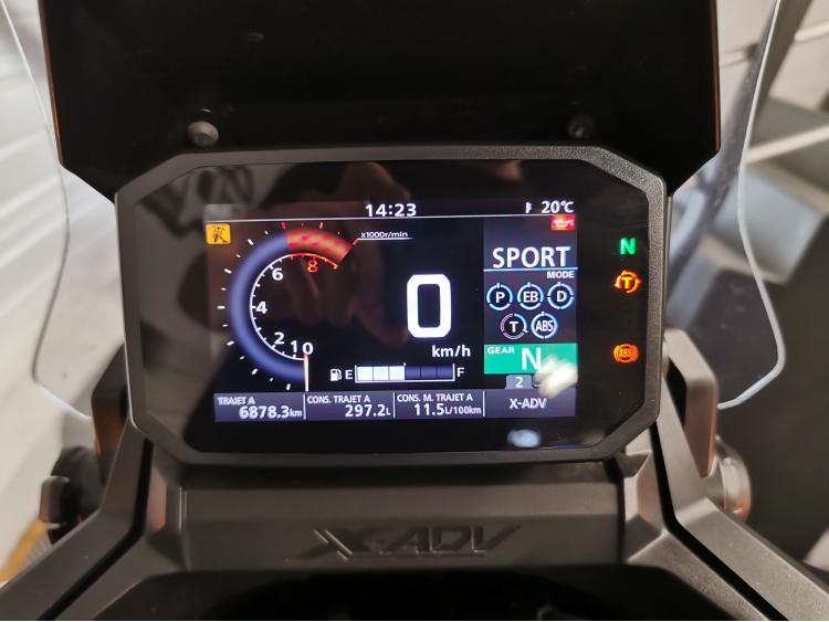 HONDA X-ADV 750 DCT - 1ERE MAIN - GARANTIE 2029