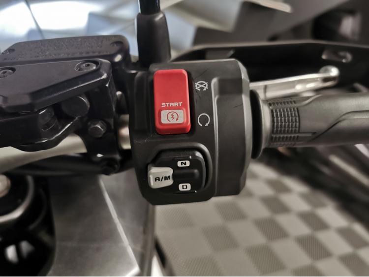 HONDA X-ADV 750 DCT - 1ERE MAIN - GARANTIE 2029