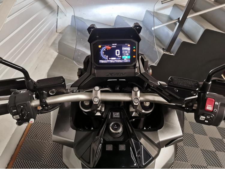 HONDA X-ADV 750 DCT - 1ERE MAIN - GARANTIE 2029