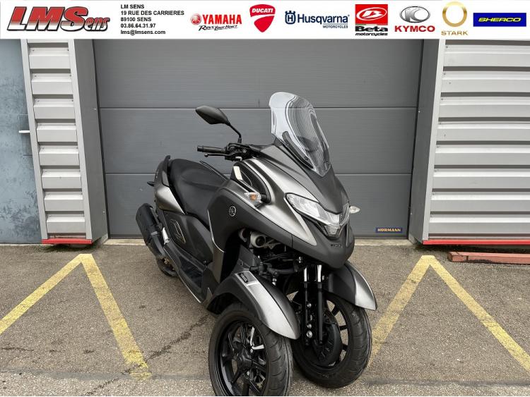 YAMAHA TRICITY 300