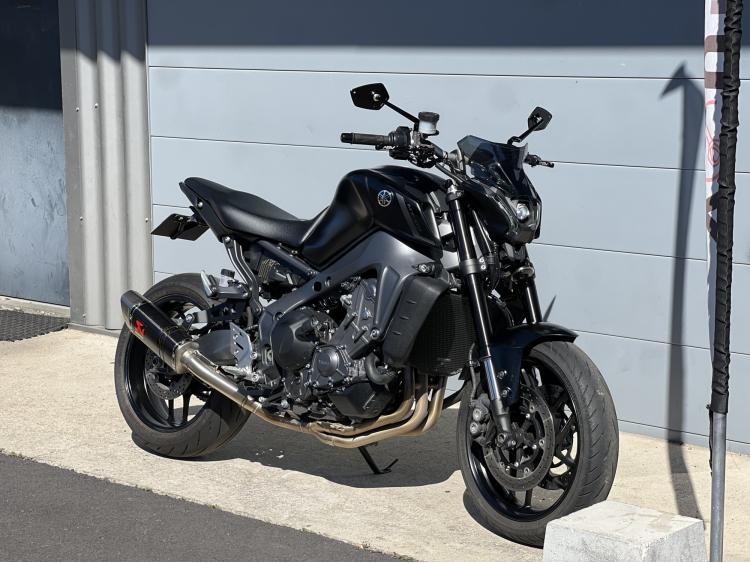 YAMAHA MT-09