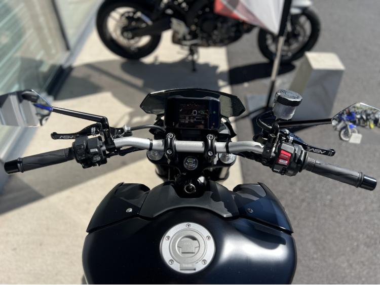 YAMAHA MT-09