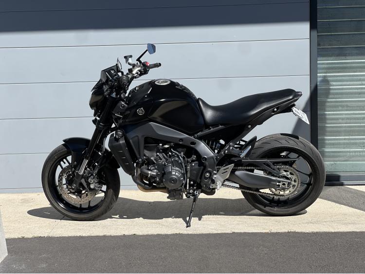 YAMAHA MT-09