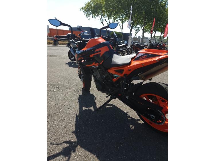 KTM 890 DUKE GP