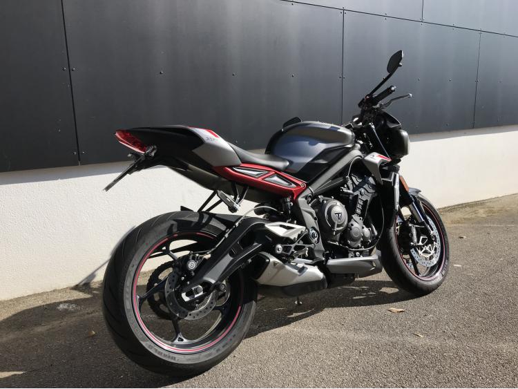 TRIUMPH STREET TRIPLE 675 R