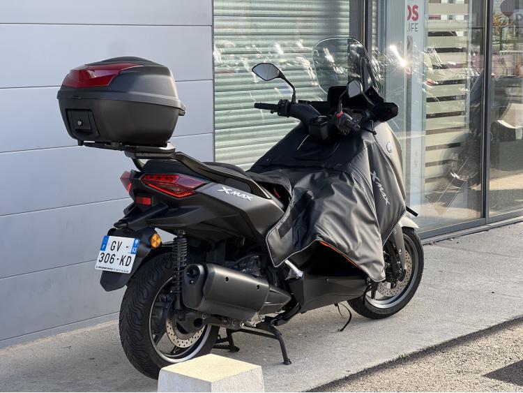 YAMAHA XMAX 300