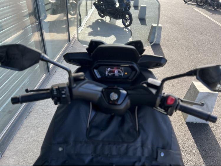 YAMAHA XMAX 300