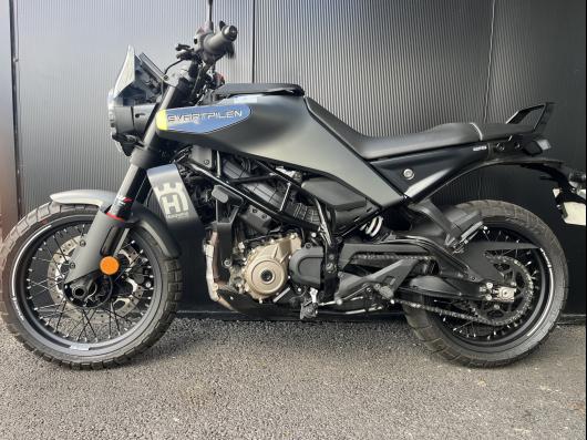 HUSQVARNA SVARTPILEN 125 ABS