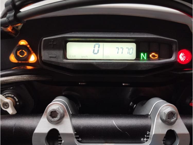 HUSQVARNA 701 SUPERMOTO