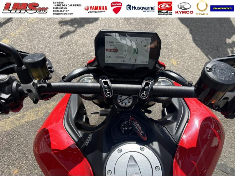 DUCATI HYPERMOTARD V2