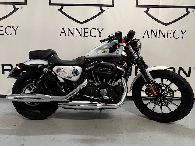 HARLEY-DAVIDSON SPORTSTER 883