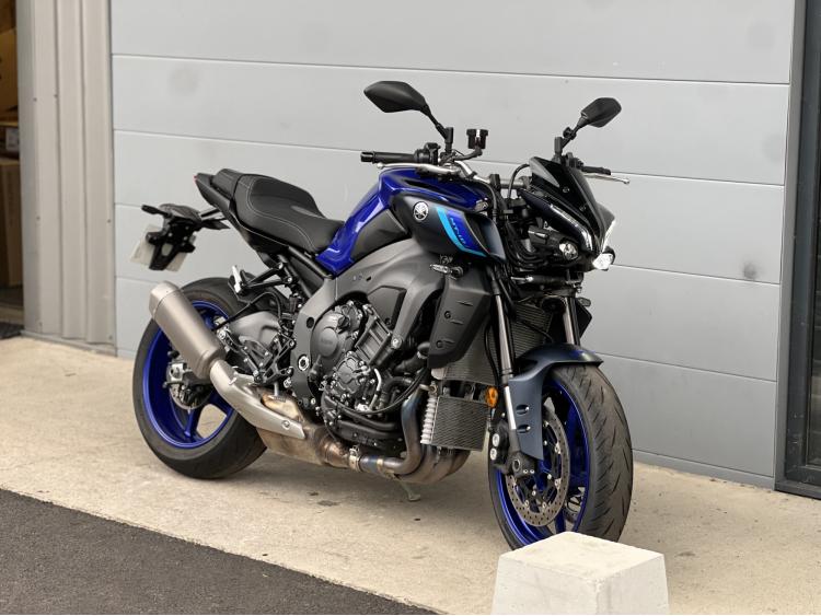 YAMAHA MT-10
