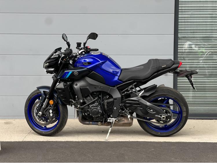 YAMAHA MT-10