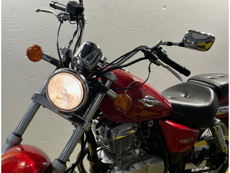 SUZUKI GZ 125 MARAUDER