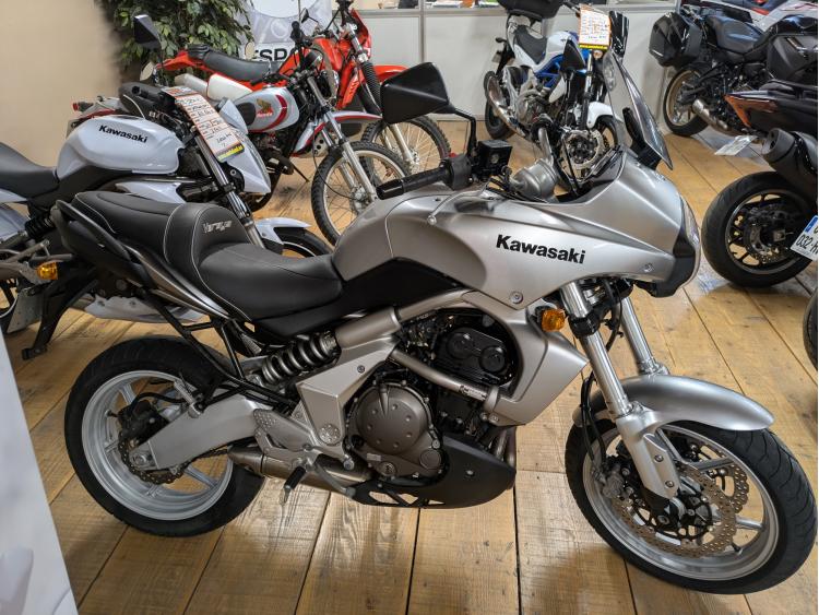KAWASAKI VERSYS 650 14300 kms 