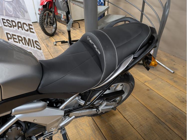 KAWASAKI VERSYS 650 14300 kms 
