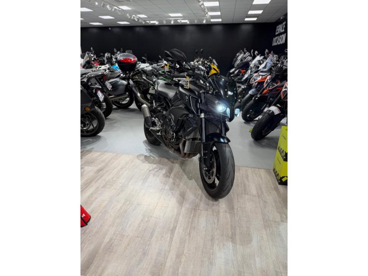 YAMAHA MT-10