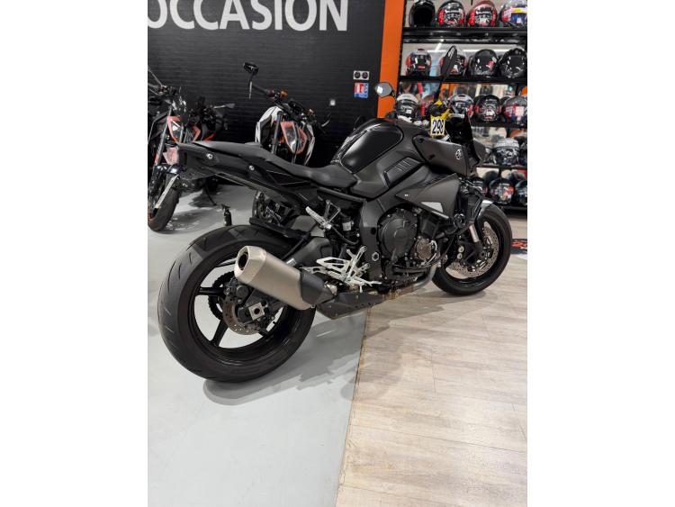 YAMAHA MT-10