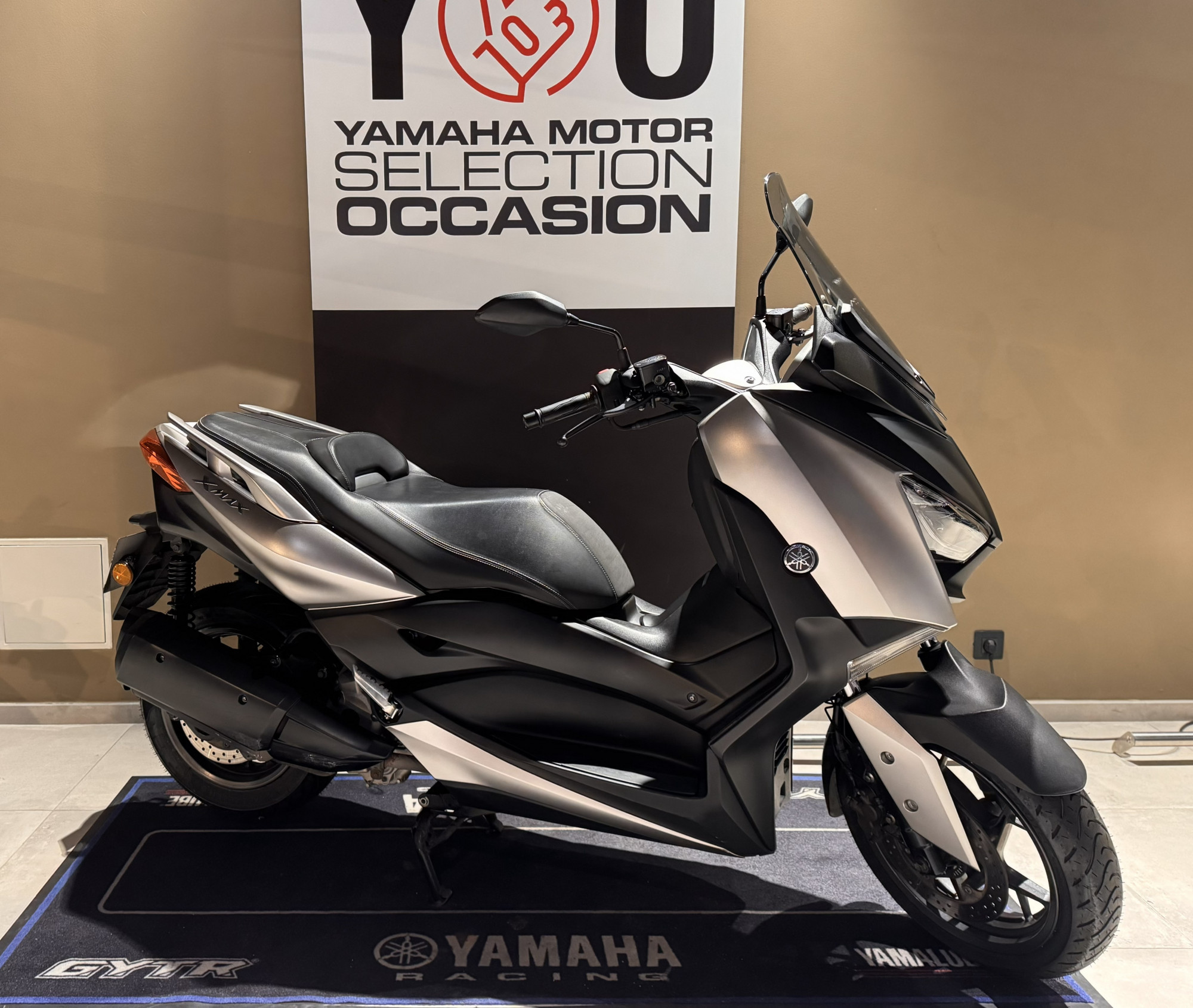 YAMAHA XMAX 300