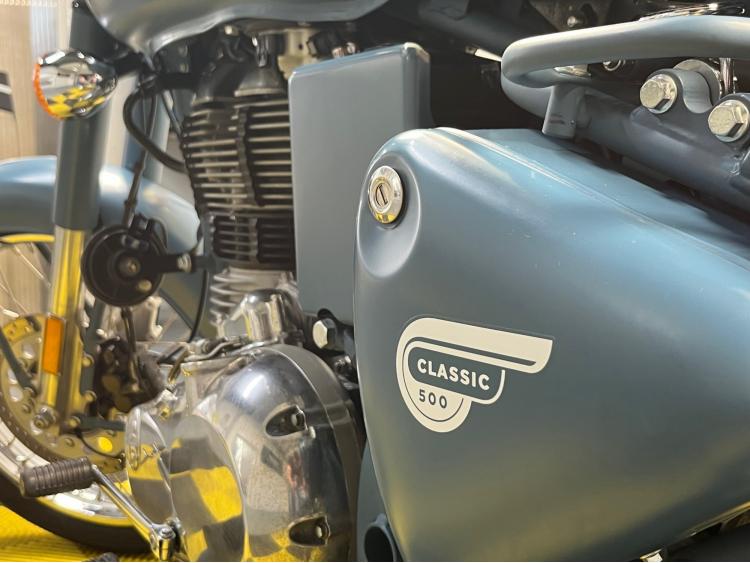 ROYAL ENFIELD CLASSIC 500 BLUE SQUADRON