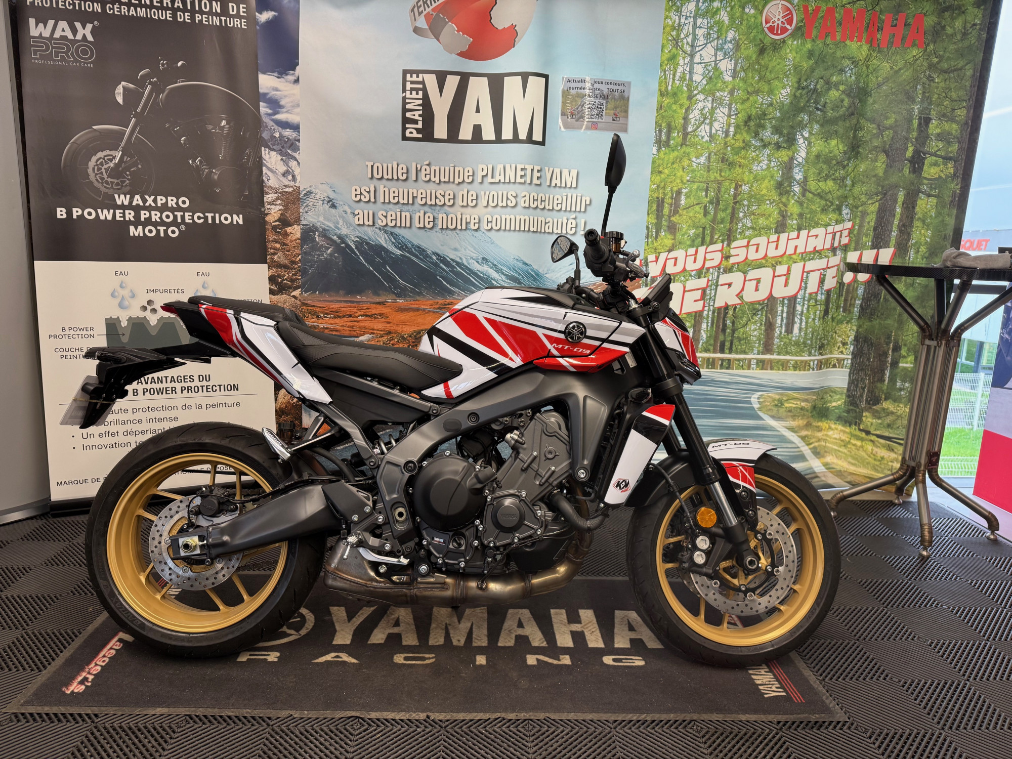 YAMAHA MT-09