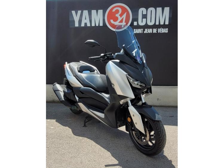 YAMAHA X-MAX 400