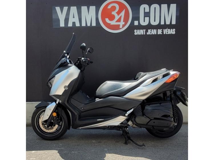 YAMAHA X-MAX 400