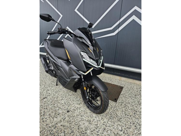 ZONTES Zontes 125 X Vert ou Noir 