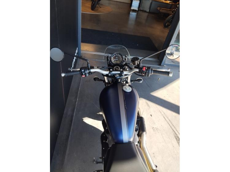 TRIUMPH STREET SCRAMBLER  900 GOLD LINE EDITION