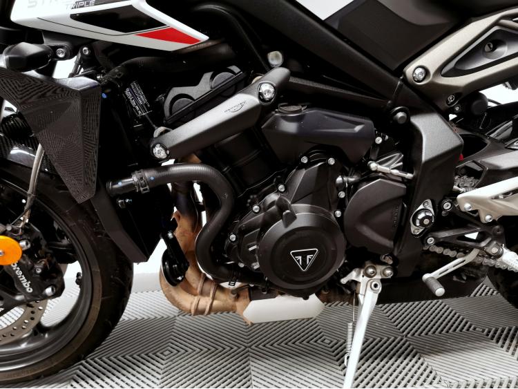 TRIUMPH STREET TRIPLE 765 R A2 - 1ere main - 765R