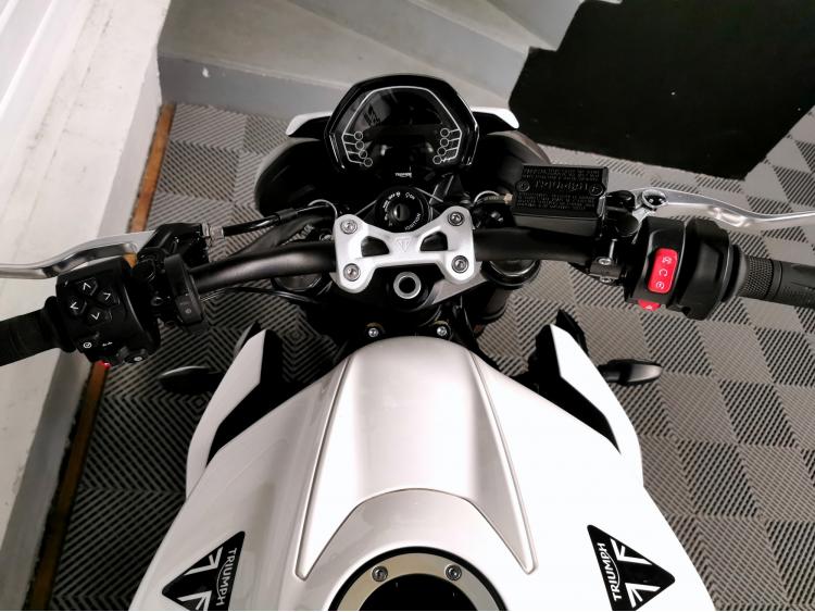 TRIUMPH STREET TRIPLE 765 R A2 - 1ere main - 765R