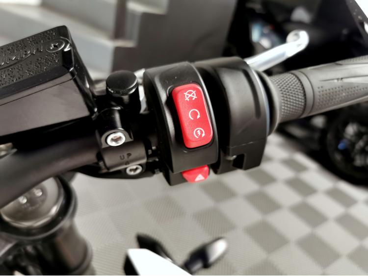 TRIUMPH STREET TRIPLE 765 R A2 - 1ere main - 765R