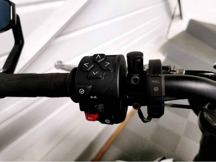 TRIUMPH STREET TRIPLE 765 R A2 - 1ere main - 765R