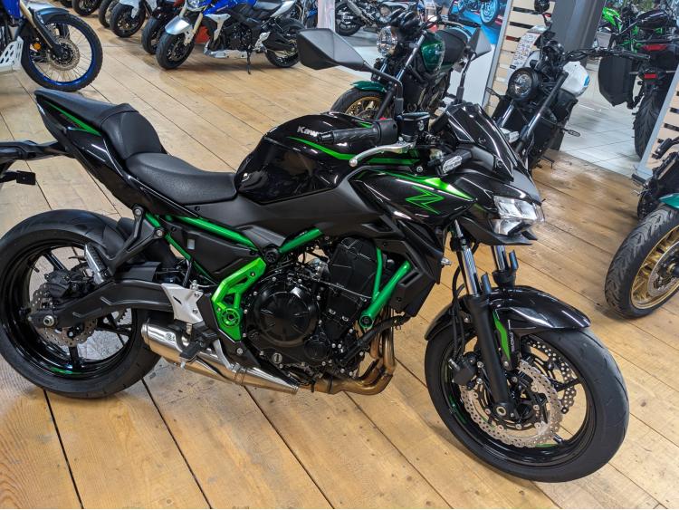 KAWASAKI Z 650 (47.5CV) 875 KMS 